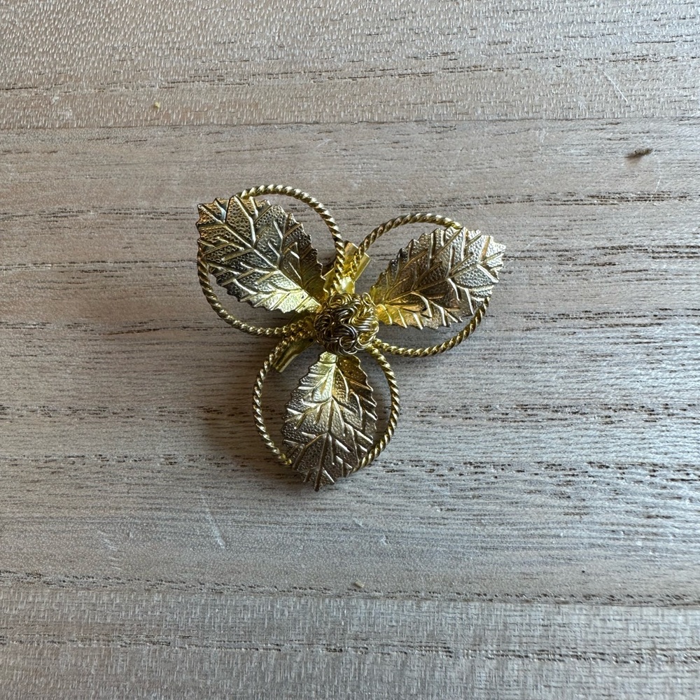 Vintage Leaf Pin